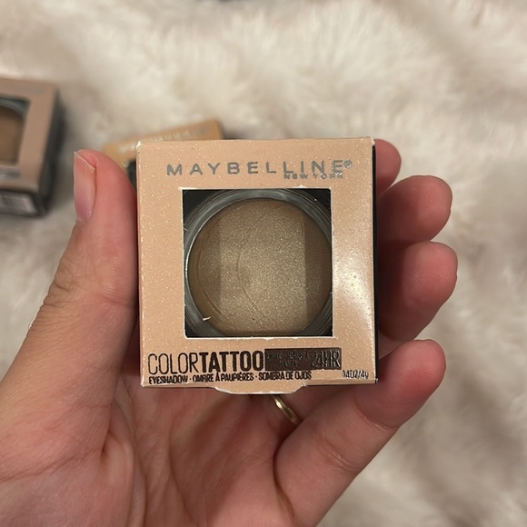 LOT of Maybelline Makeup - Picture 6 of 8
